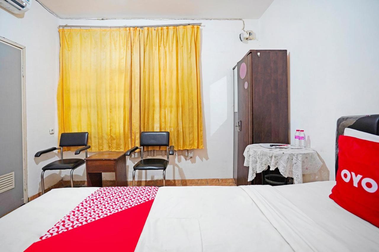 ホテル Oyo 91390 Kost Grand Royal Elite スラバヤ エクステリア 写真
