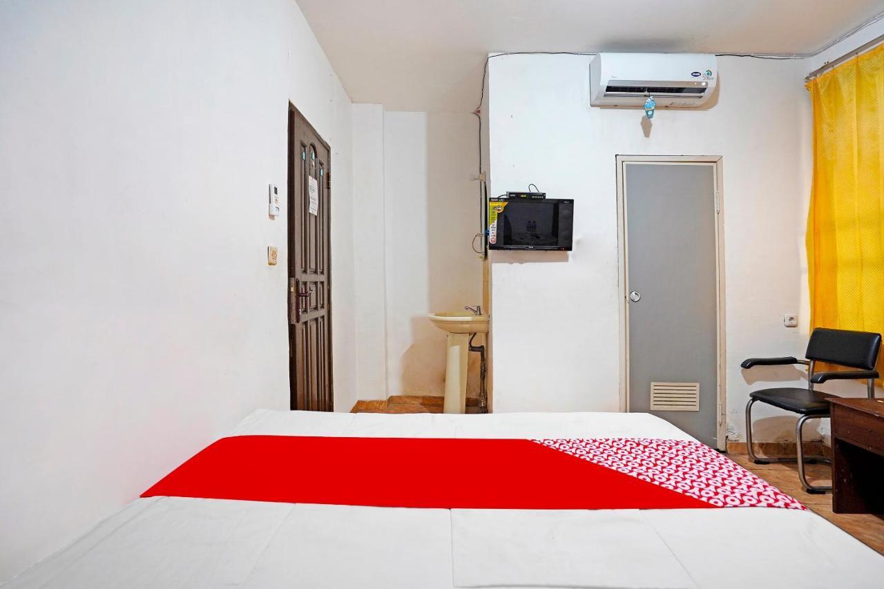 ホテル Oyo 91390 Kost Grand Royal Elite スラバヤ エクステリア 写真